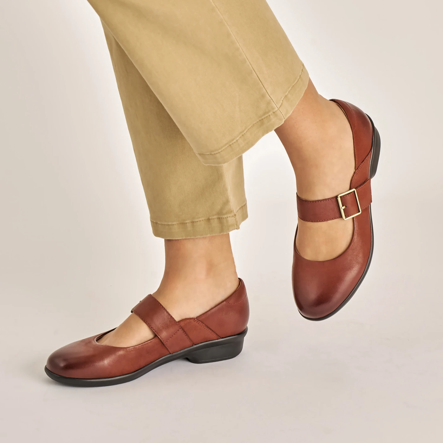 Dansko Collette Russet Burnished Nubuck 2 Dansko Collette Russet Burnished Nubuck - Image 2