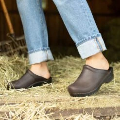 Dansko Sonja Antique Brown/Black -Dansko Shop HeritagePDPSonjabrown2 a5332d82 4448 4dd5 bb43 c677bc482d88