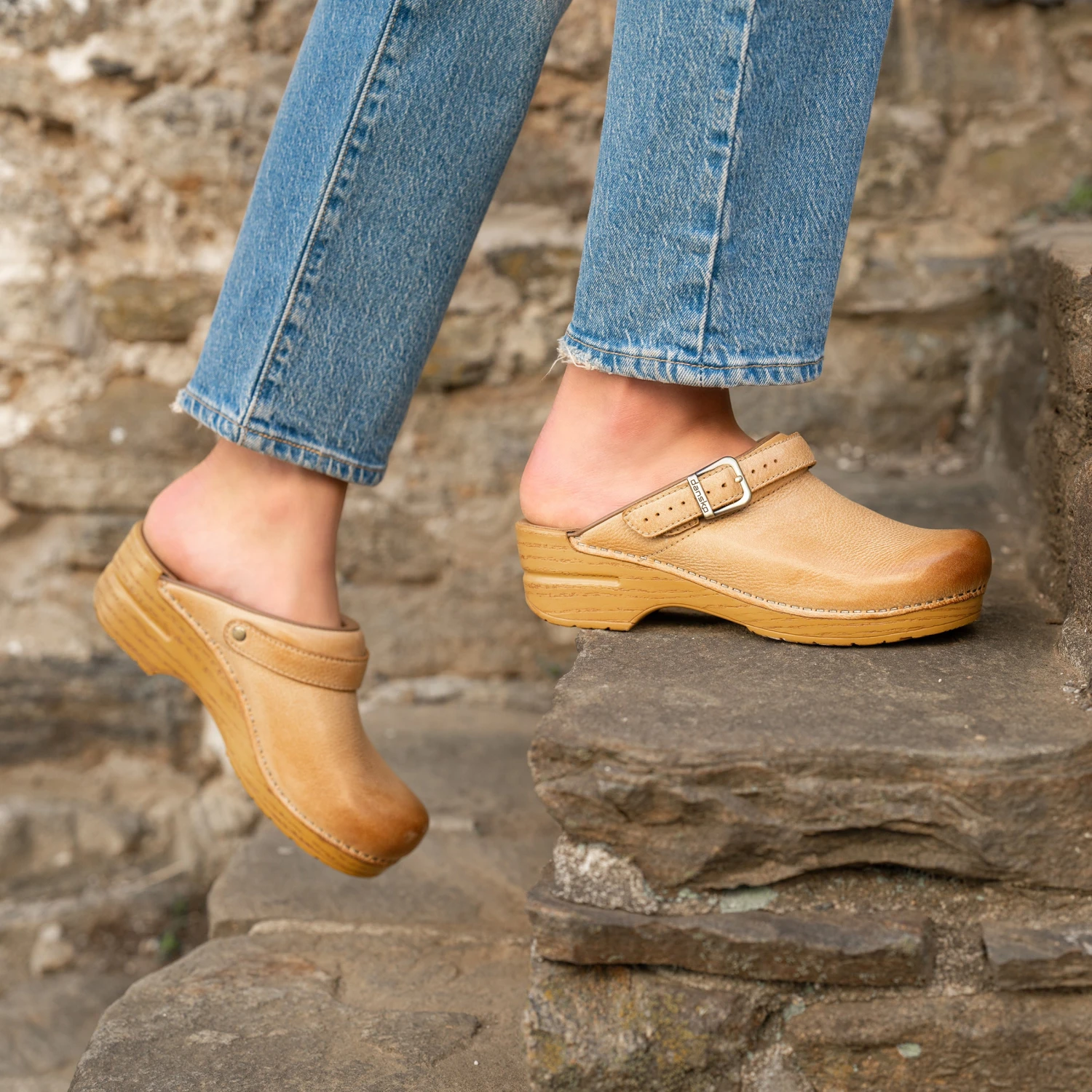 Dansko Ingrid Honey Distressed 2 Dansko Ingrid Honey Distressed - Image 2