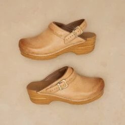 Dansko Ingrid Honey Distressed 15 Dansko Ingrid Honey Distressed -Dansko Shop Ingrid Honey D PDP 3 2400x2400 7aa19d0e 5fbd 4af6 a026 f15007a498f5