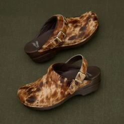 Ingrid Spotted Haircalf -Dansko Shop Ingrid Spotted Haircalf PDP 3 2400x2400 b293b99e 44b8 4064 a183 c4be7c2c7ab9
