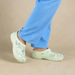 Dansko Kaci Houseplant Molded -Dansko Shop Kaci Houseplants PDP 3 2400x2400 73f27d90 ddda 48b2 8770 41dc8adc3903