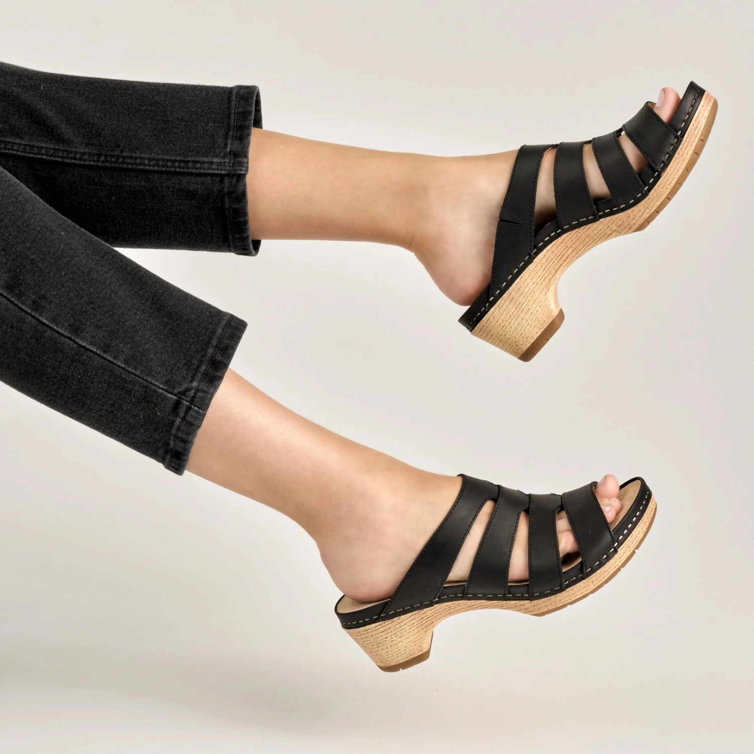 Dansko Lyndi Black Oiled Pull Up 6 Dansko Lyndi Black Oiled Pull Up - Image 6