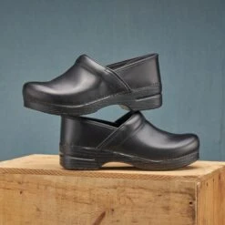 Dansko Shop 28 Dansko Shop -Dansko Shop Mens Black Cabrio PDP 2400x2400 6293908f 4307 41a9 a706 6aa00ce665db