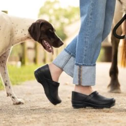 Dansko Professional Black Oiled -Dansko Shop Pro Black Oiled on foot2400x2400