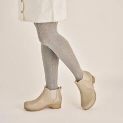 Becka Champagne Suede -Dansko Shop S25 Barnes Becka Champagne 002