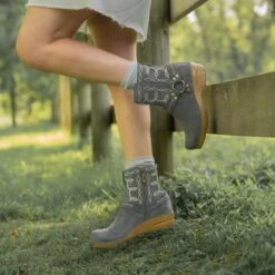 Dansko Shiloh Dusty Blue Nubuck -Dansko Shop Shiloh PDP 2 2400x2400 2e8fd236 dff4 4dad 9a45 fbe1cac9ebb5