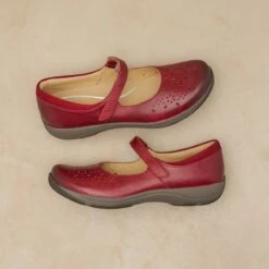 Dansko Stacy Wide Red Waxy Burnished 19 Dansko Stacy Wide Red Waxy Burnished -Dansko Shop Stacey Red PDP 3 2400x2400 f0af4b11 dca1 447d afcf a4486ab95c21 1