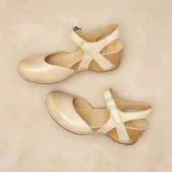 Tiffani Ivory Milled Burnished -Dansko Shop Tiffani Ivory PDP 1 2400x2400 9917559b 0001 44e5 94b5 56b86d5b0da2
