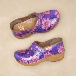 Dansko XP 2.0 Purple Bloom Patent -Dansko Shop XP Purple Bloom PDP 2 2400x2400 e6fd8b02 bd6d 4cc2 af28 07771c983e72